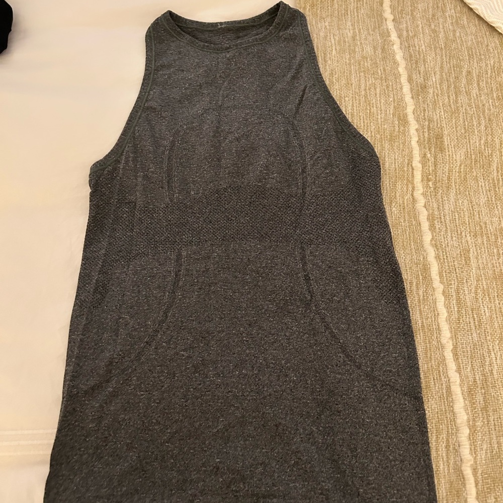 Sleeveless halter neck lulu lemon top grey size 4